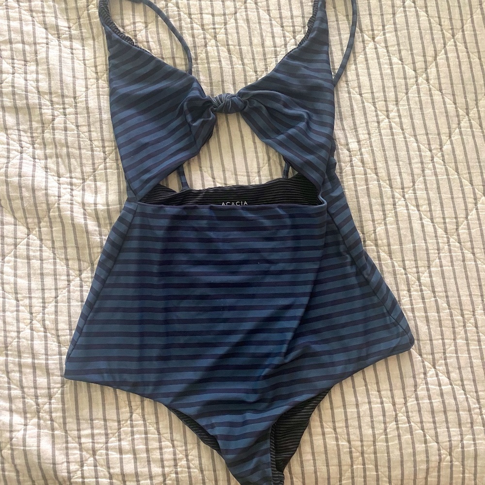 Acacia One Piece